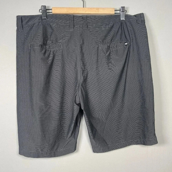 Travis Mathew Shorts Mens Size 38 Chino Flat Front Grey Striped Golf Casual - Picture 6 of 16